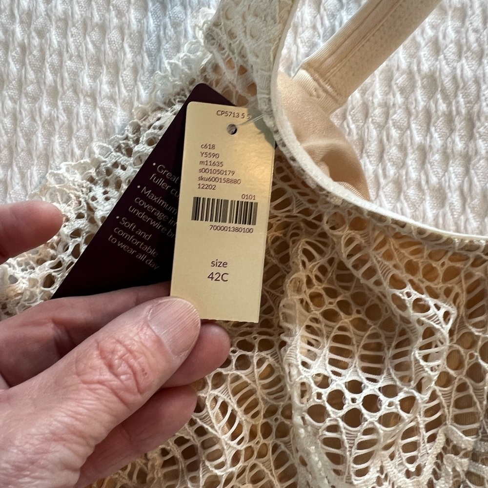 Cacique Cream Lace Underwire Bra with Floral Detailing - Picture 5 of 7